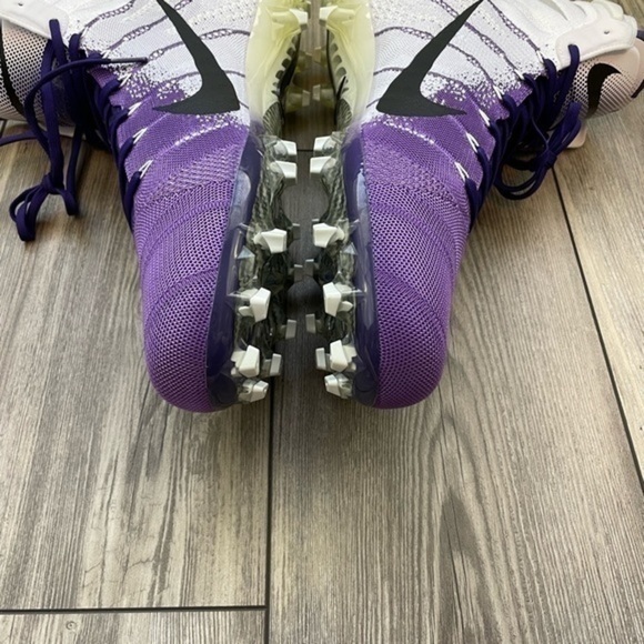 NIKE Vapor Untouchable 3 Elite Football Cleats in White
Purple | Size 16 | NWOT - Picture 9 of 13